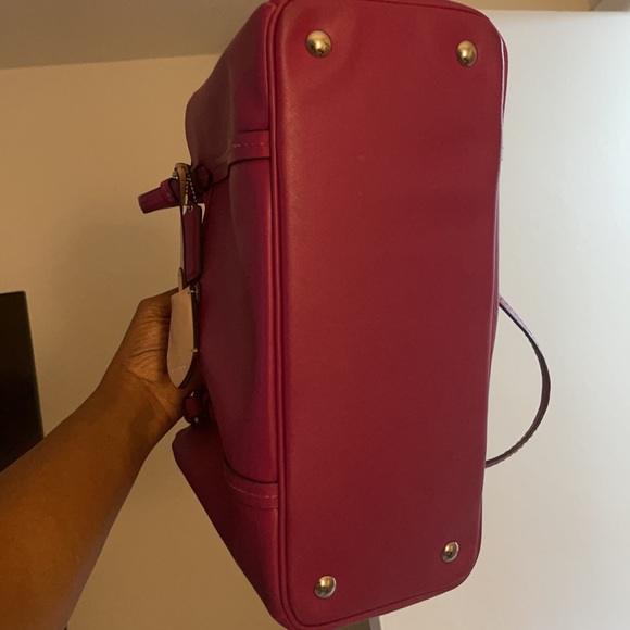 Hot pink coach bag - Picture 9 of 9
